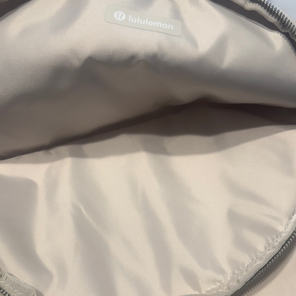 lululemon athletica Cream Crossbody Bag - Picture 3 of 5